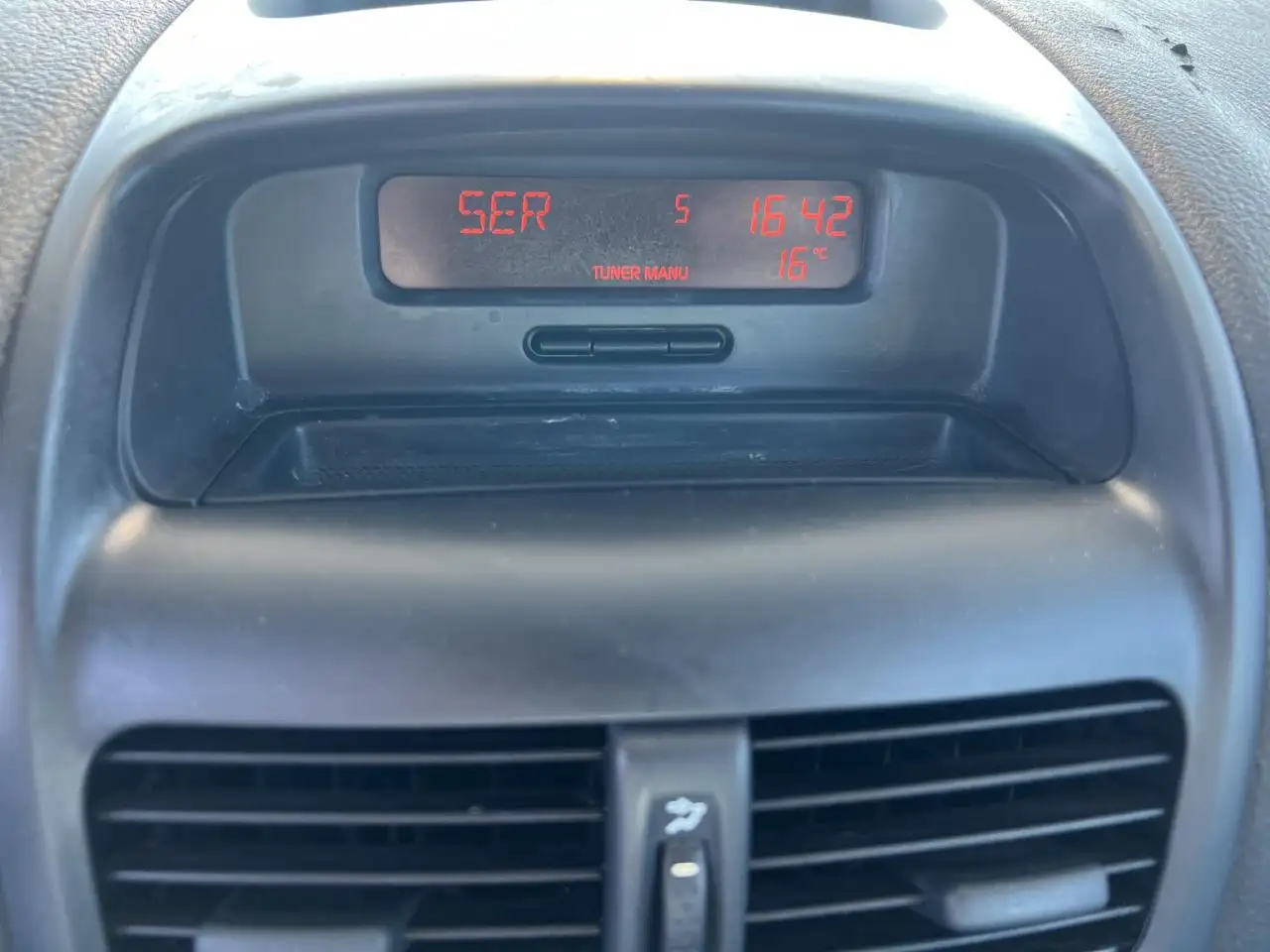 Renault Clio Citadine 3 portes — photo 12