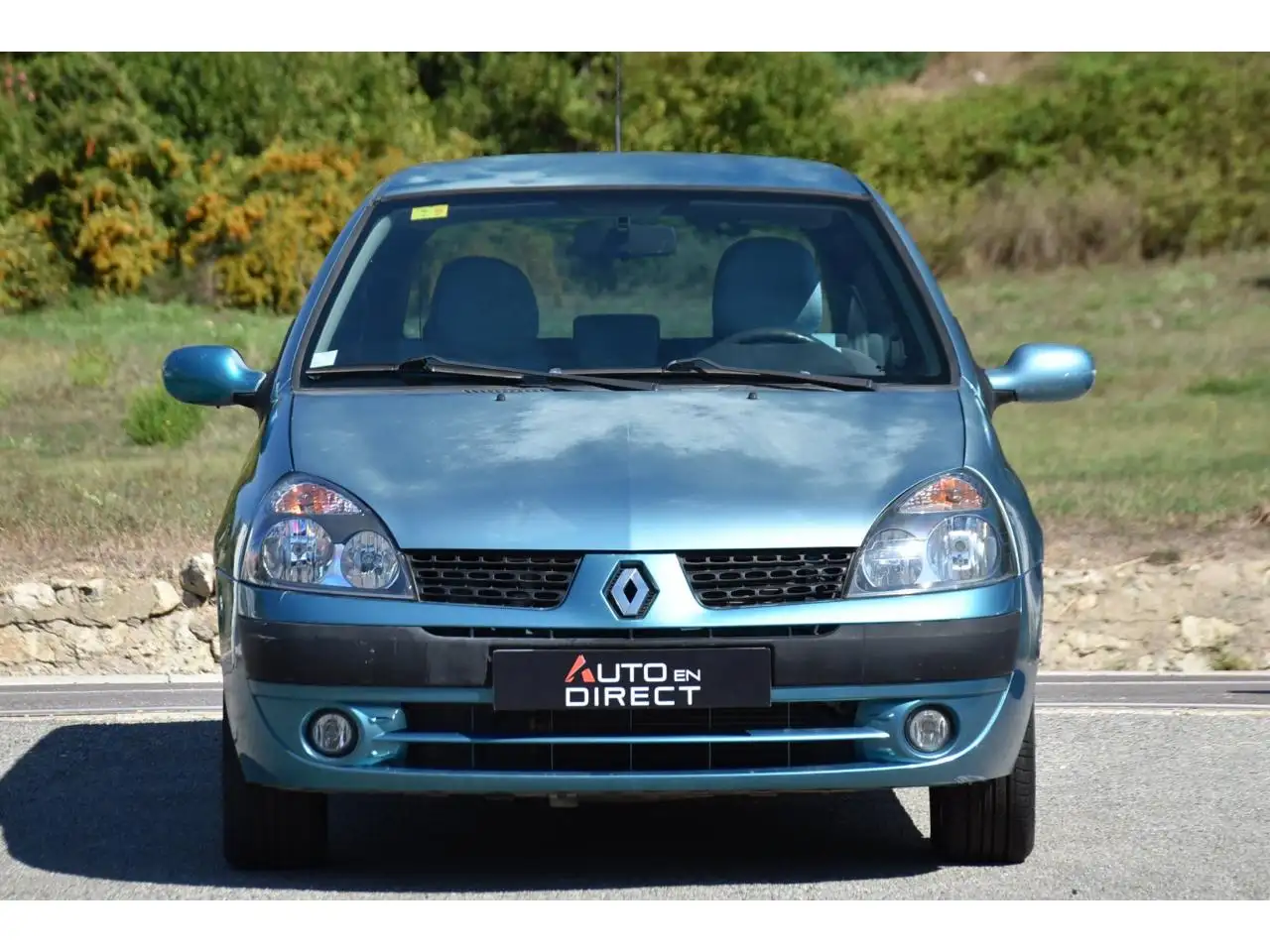Renault Clio Citadine 3 portes — photo 8