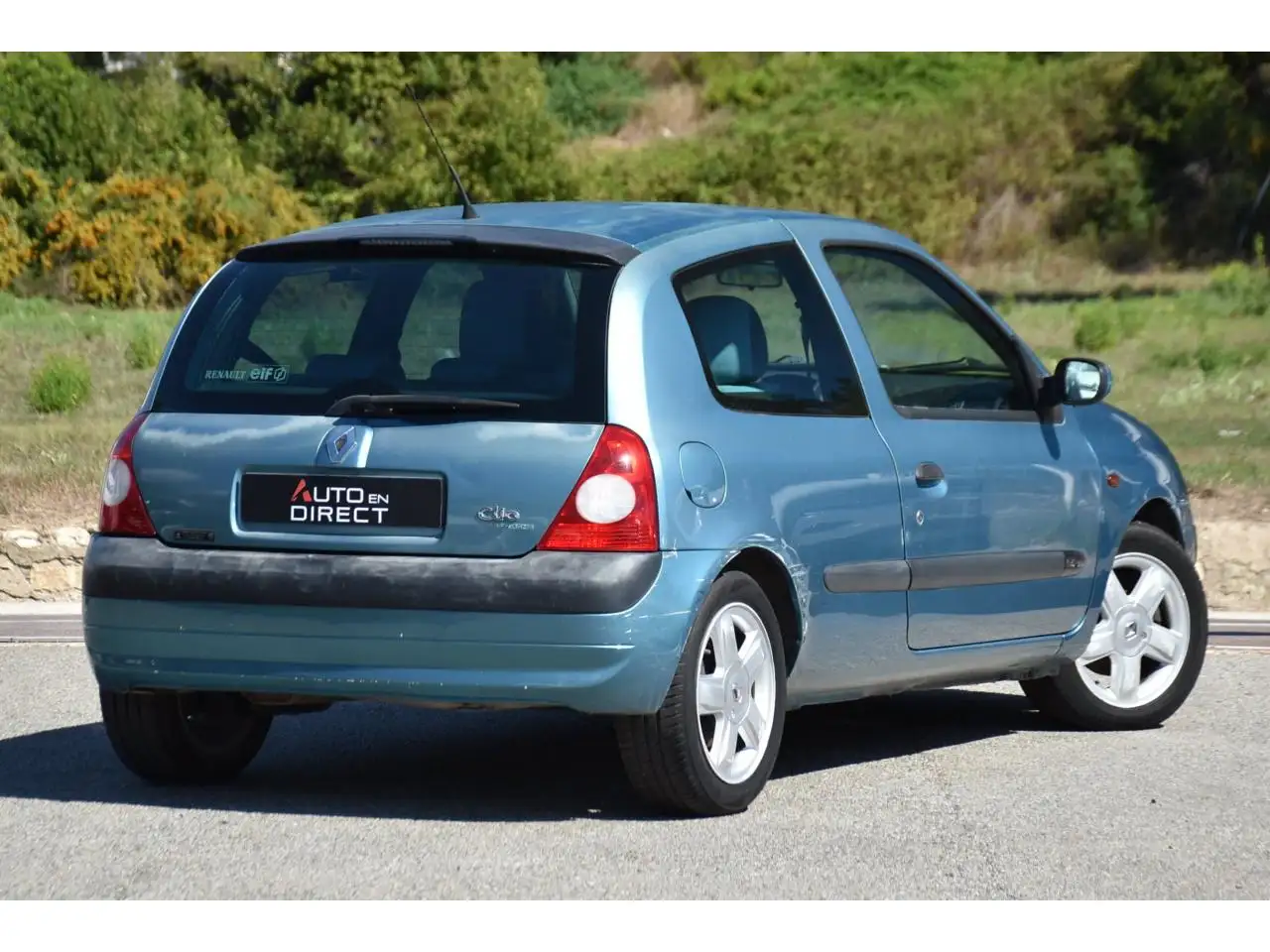 Renault Clio Citadine 3 portes — photo 2
