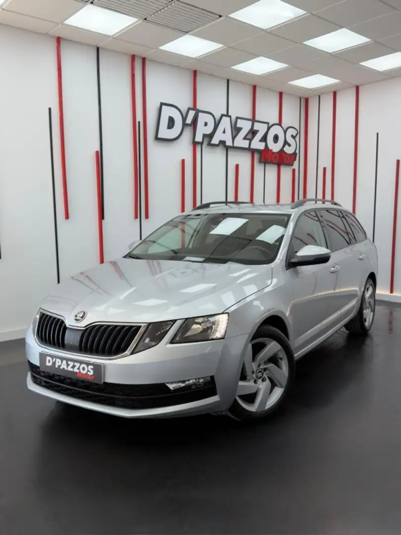 Skoda Octavia Combi 1.6TDI CR Ambition Gris - 1