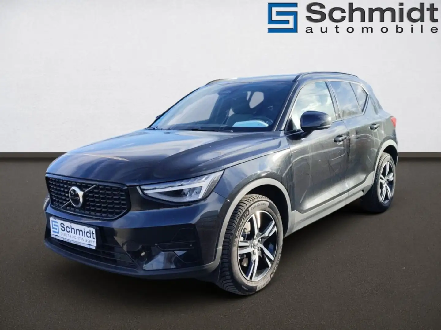 Volvo XC40 B3 Plus Dark Aut. Schwarz - 2