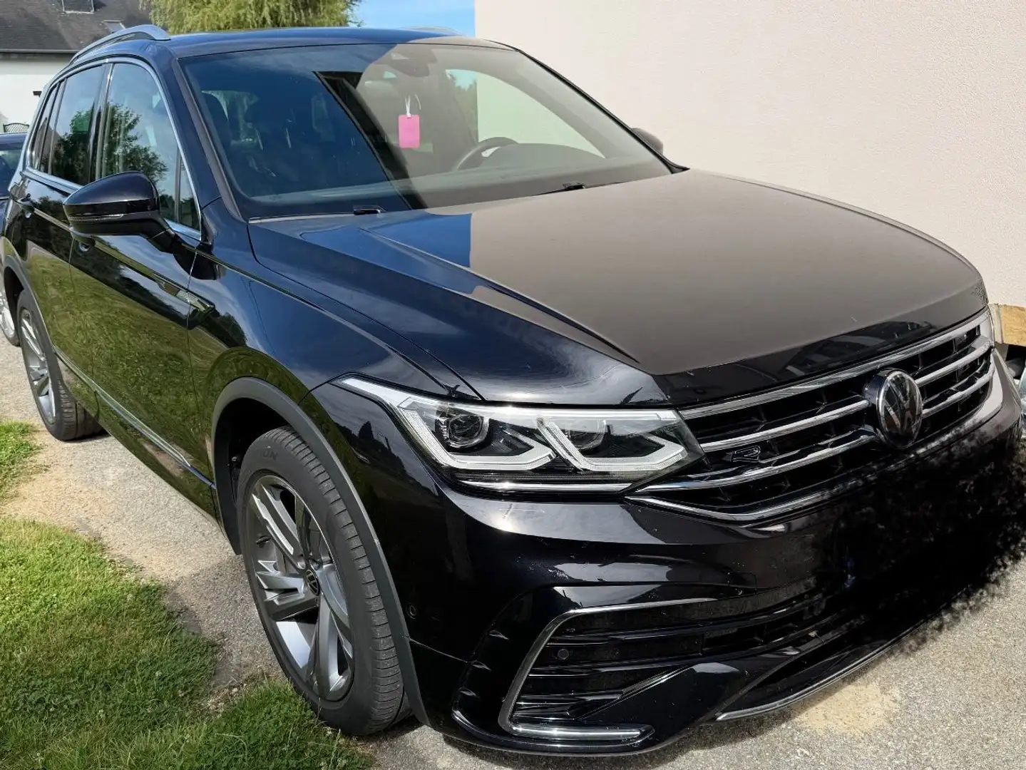 Volkswagen Tiguan Tiguan 2.0 TDI SCR 4Motion R-Line DSG Zwart - 1