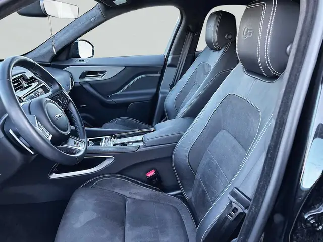 Jaguar F-Pace view 10