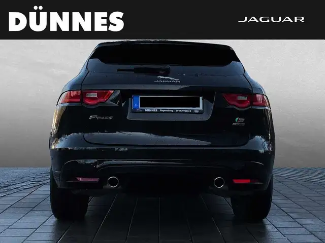 Jaguar F-Pace view 7