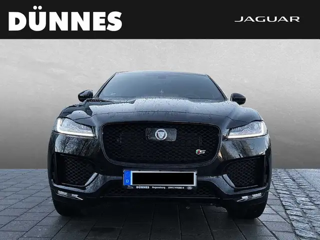 Jaguar F-Pace view 8