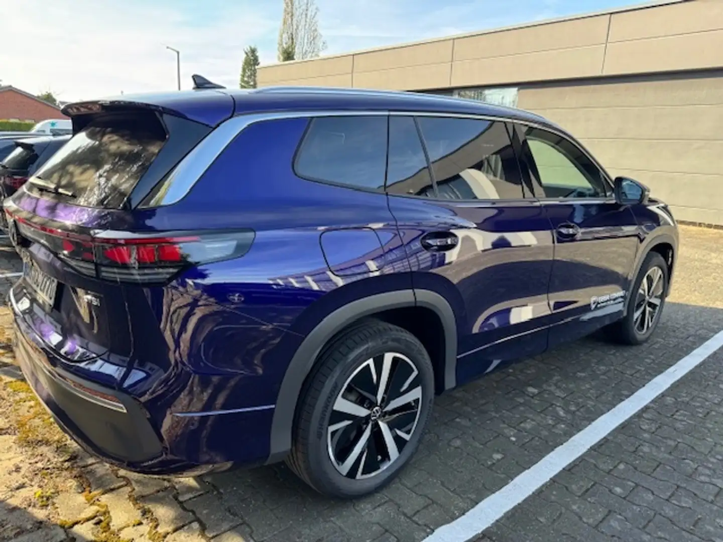 Volkswagen Tayron eTSI "Elegance", NP: 58.100 € Lila - 2