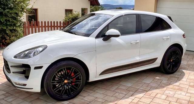 Porsche Macan Turbo 3.6 re - import aus den USA