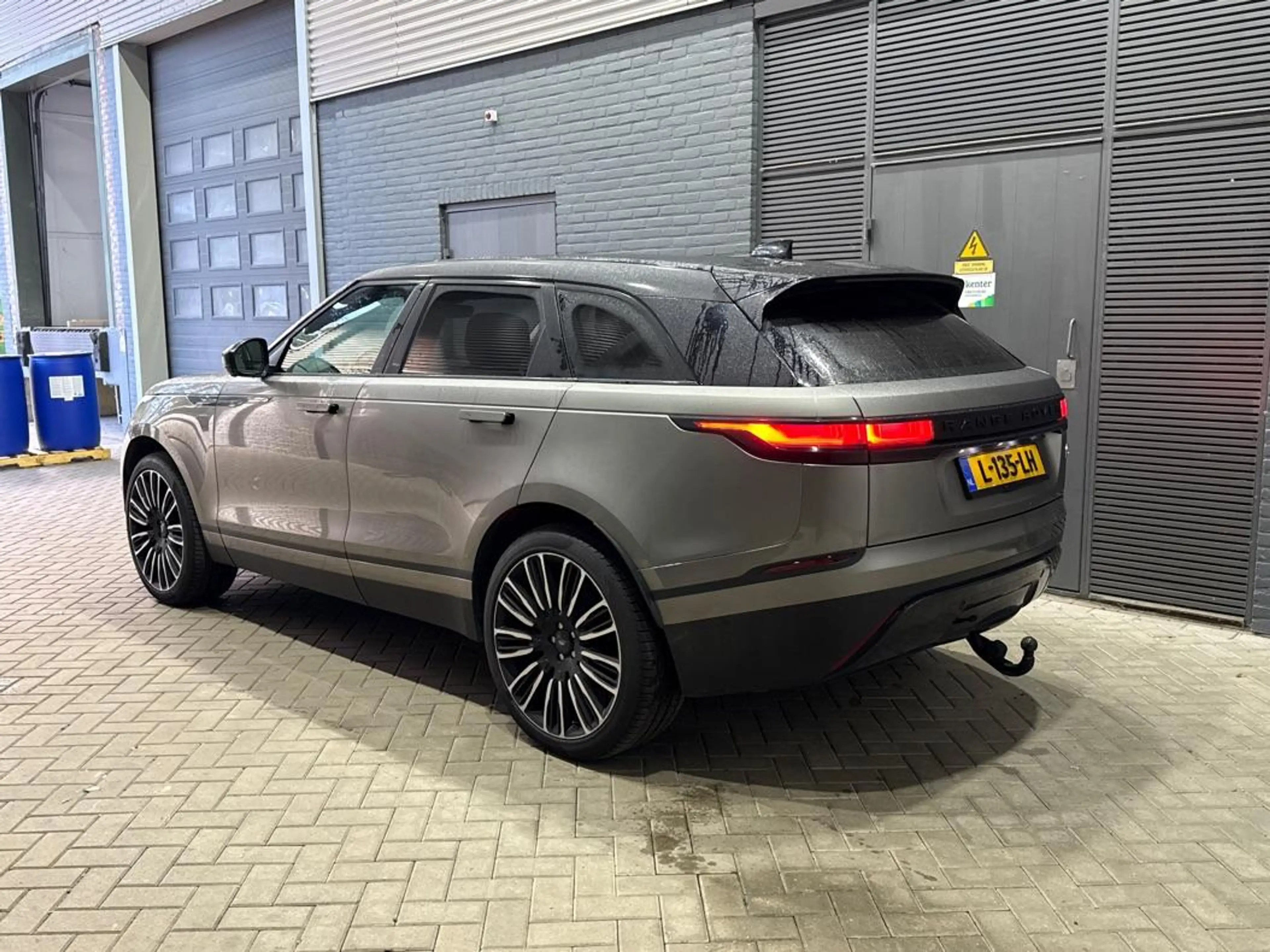 Land Rover Range Rover Velar 2.0 I4 Turbo AWD SE | Meridian Signature | Panoram — photo 3