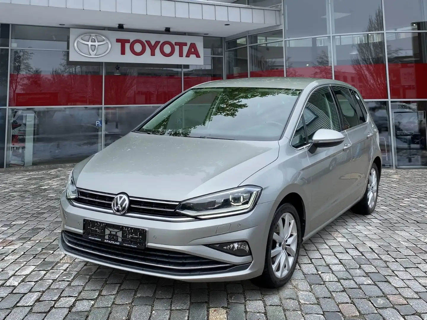 Volkswagen Golf Sportsvan VII 1.5 TSI ACT Highline FLA KAM Argent - 1