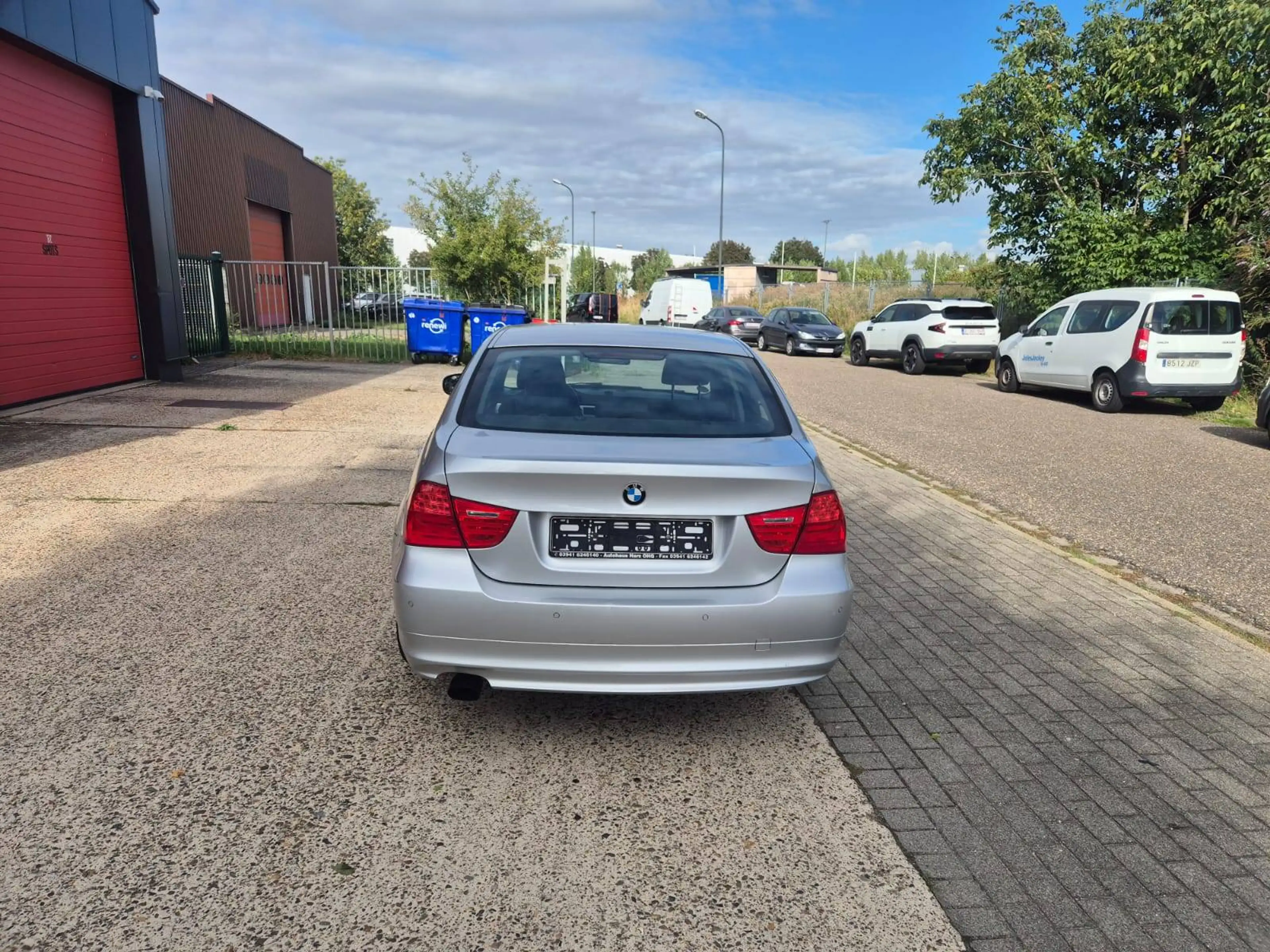 BMW 318 318i - Airco - Parkingssensoren - Zetelverwarming - Cruise Controle + Keuring - Carpass - Garantie — photo 9