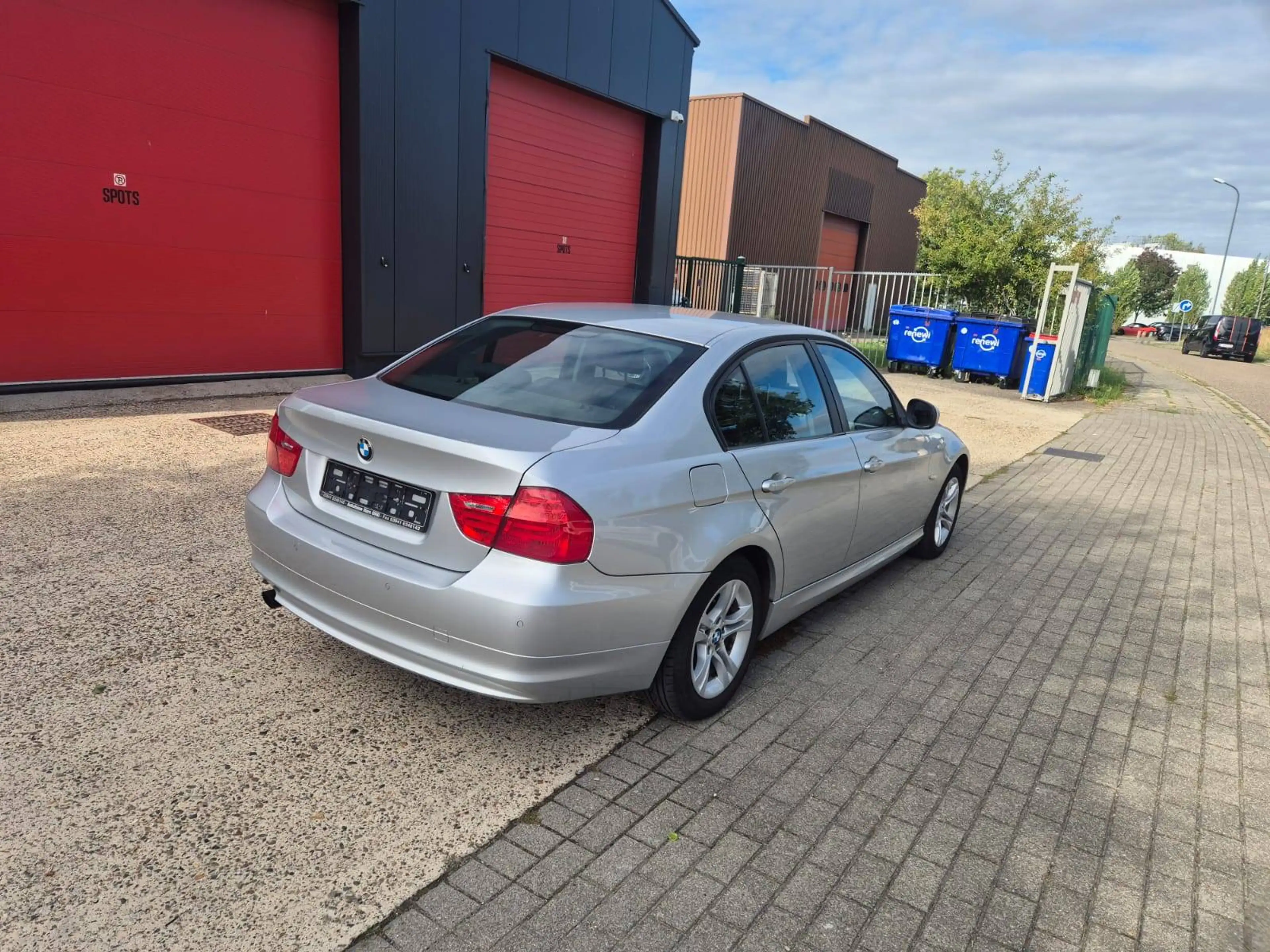 BMW 318 318i - Airco - Parkingssensoren - Zetelverwarming - Cruise Controle + Keuring - Carpass - Garantie — photo 10