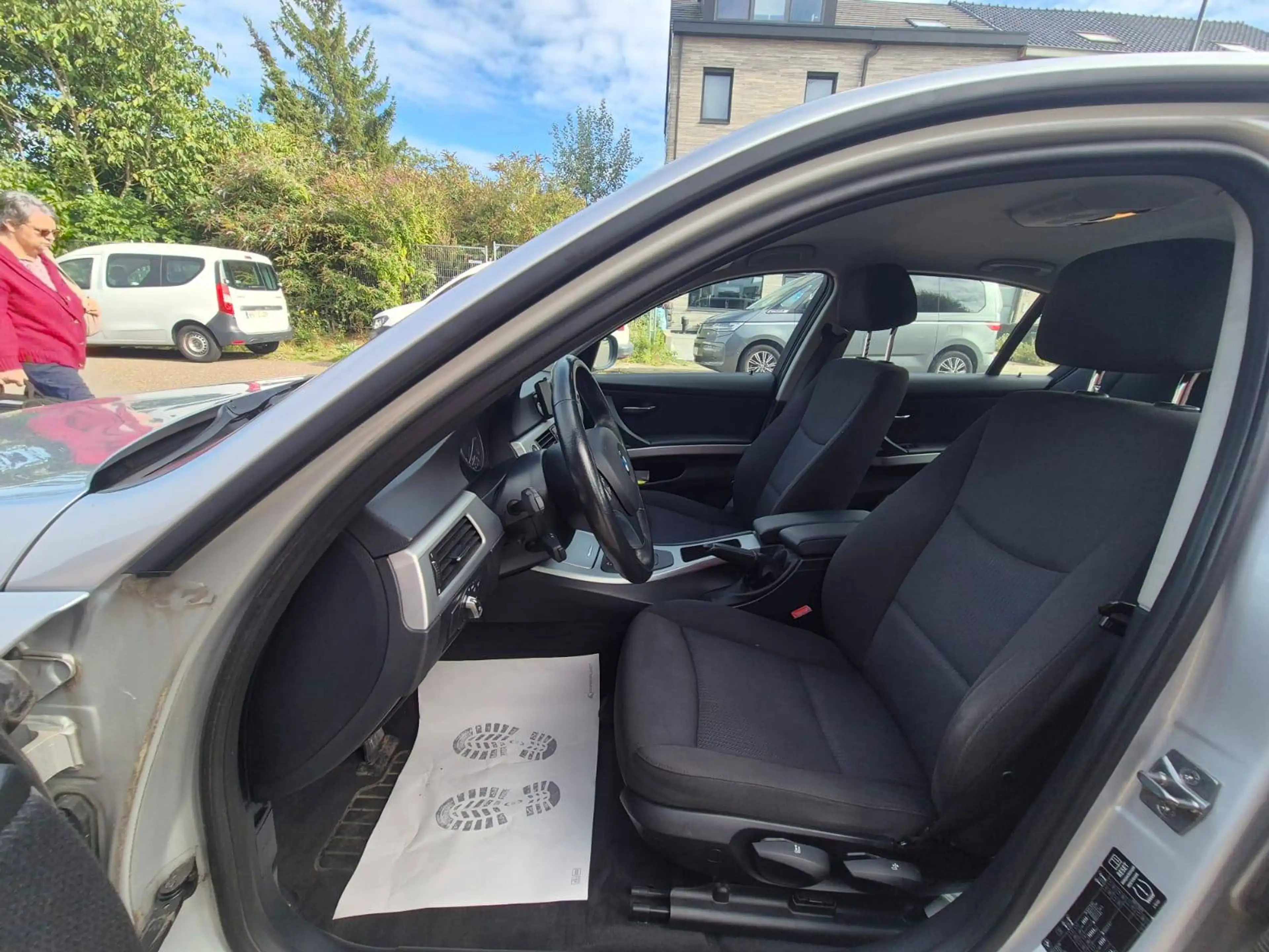 BMW 318 318i - Airco - Parkingssensoren - Zetelverwarming - Cruise Controle + Keuring - Carpass - Garantie — photo 12