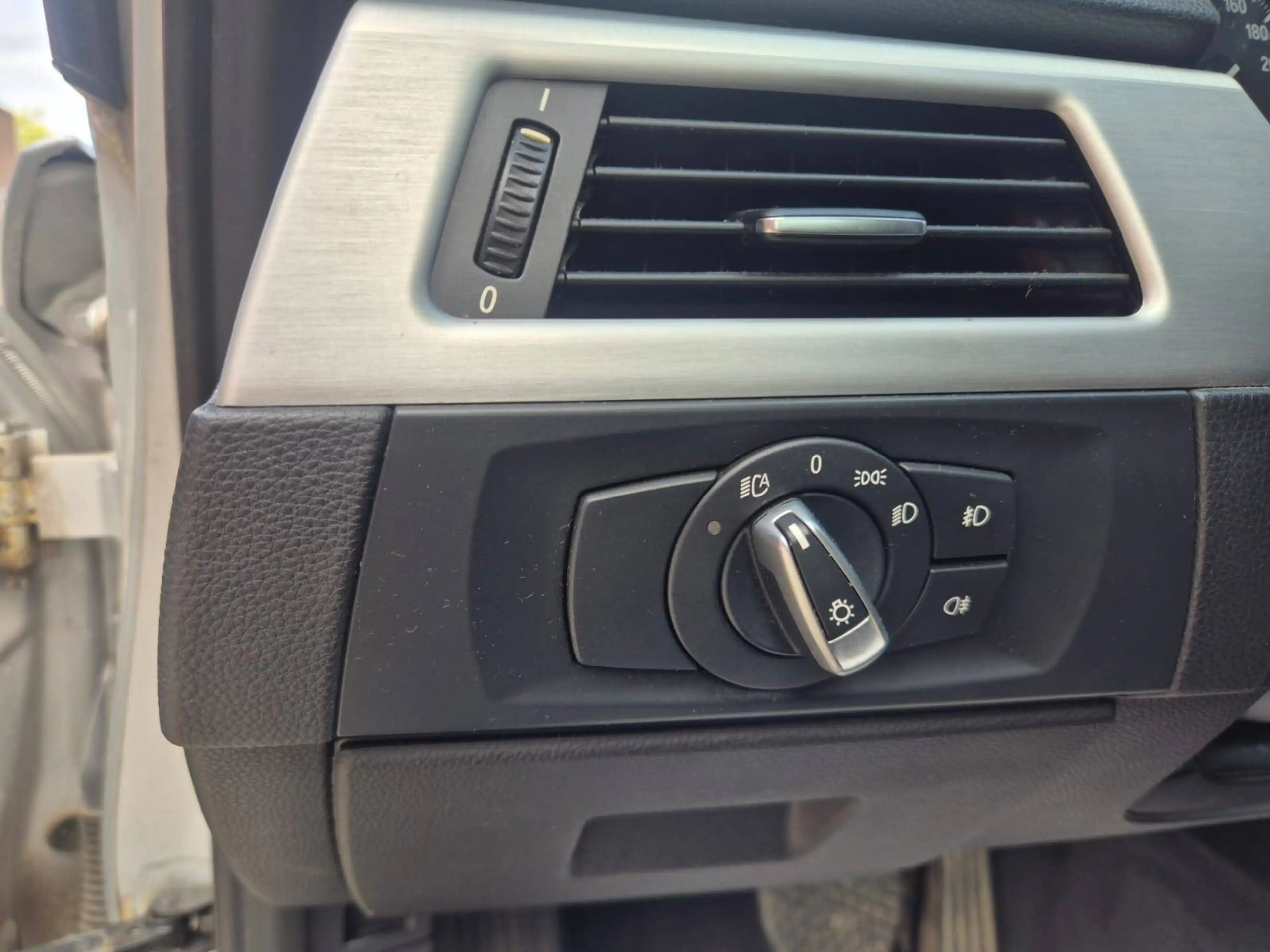 BMW 318 318i - Airco - Parkingssensoren - Zetelverwarming - Cruise Controle + Keuring - Carpass - Garantie — photo 14