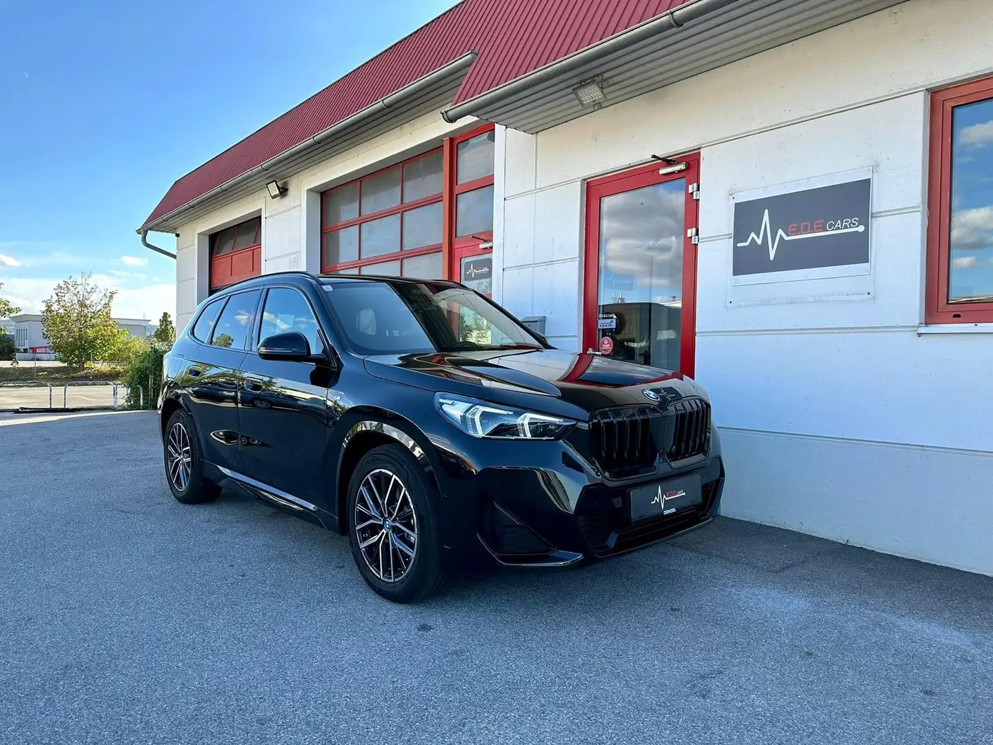 BMW X1 25 e xDrive M Sport Schwarz - 1
