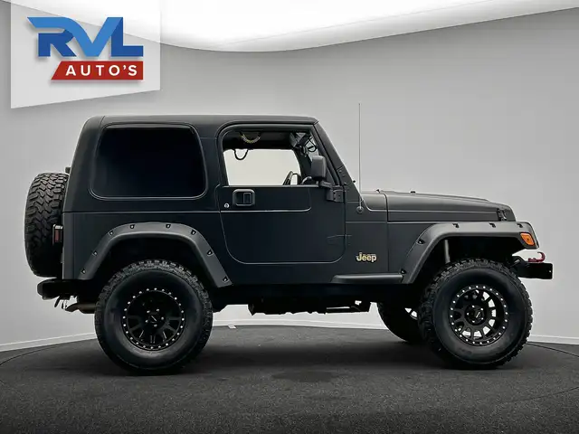 Jeep Wrangler view 11