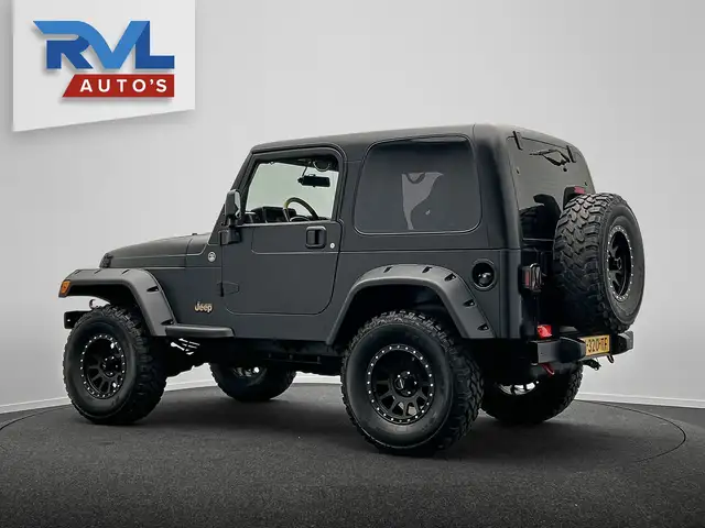 Jeep Wrangler view 3