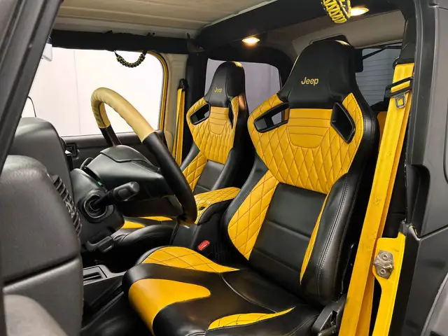 Jeep Wrangler view 4
