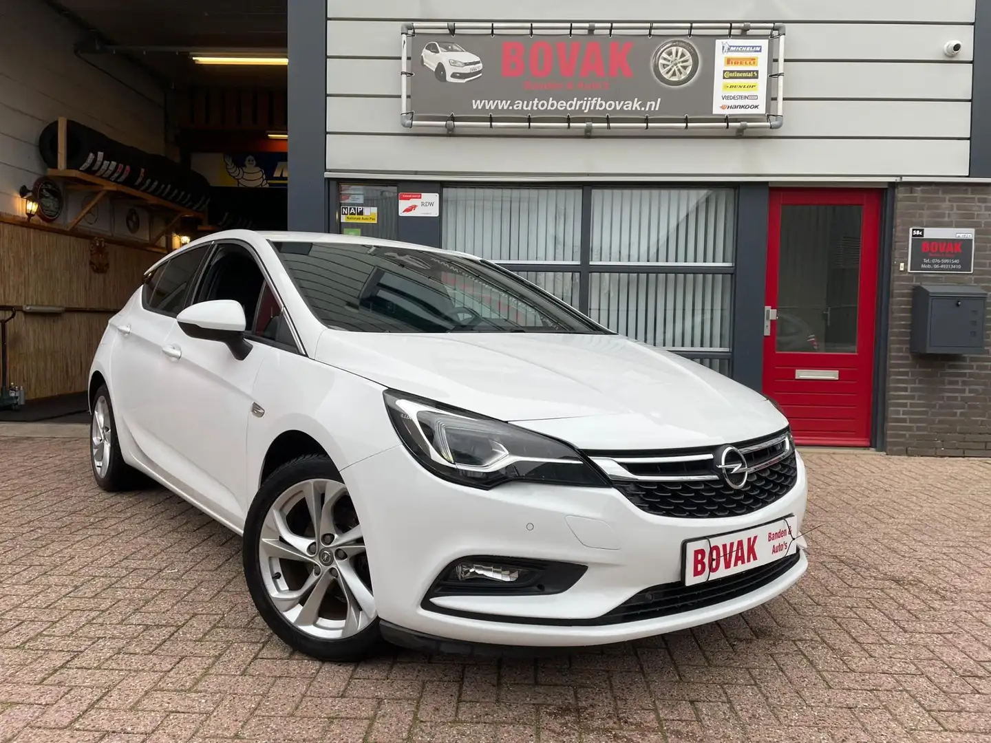 Opel Astra Innovation Wit - 1