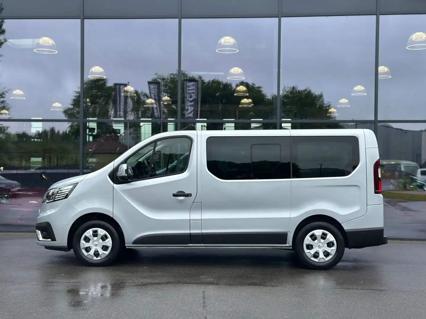 Renault Trafic Life Blue dCi 110 1.HA/R-CAM/KLIMA/9-SITZ Plateado - 2