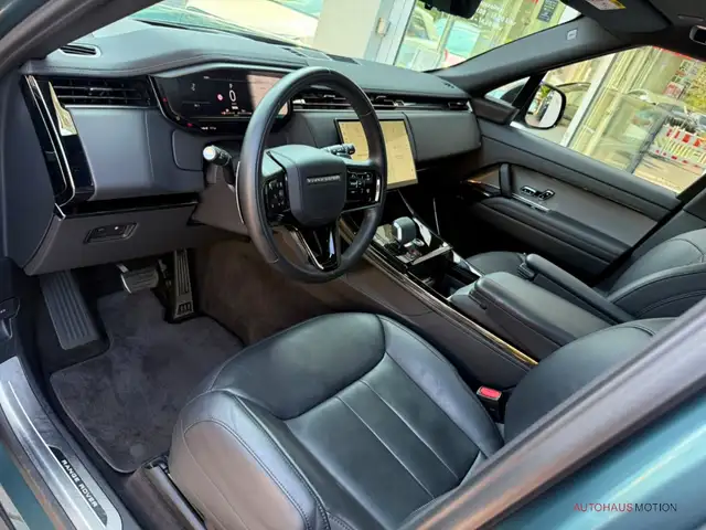 Land Rover Range Rover Sport view 13