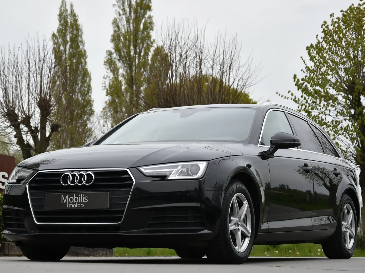 Audi A4 Break 2.0 TDi Business Automaat/Full-Led/Leder/Nav Zwart - 1