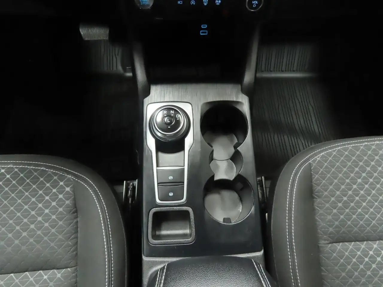 Ford Escape снимка Ford Escape