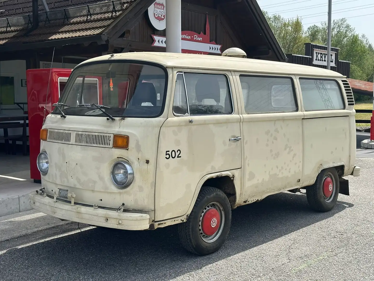 Volkswagen T2 Bus Beige - 1