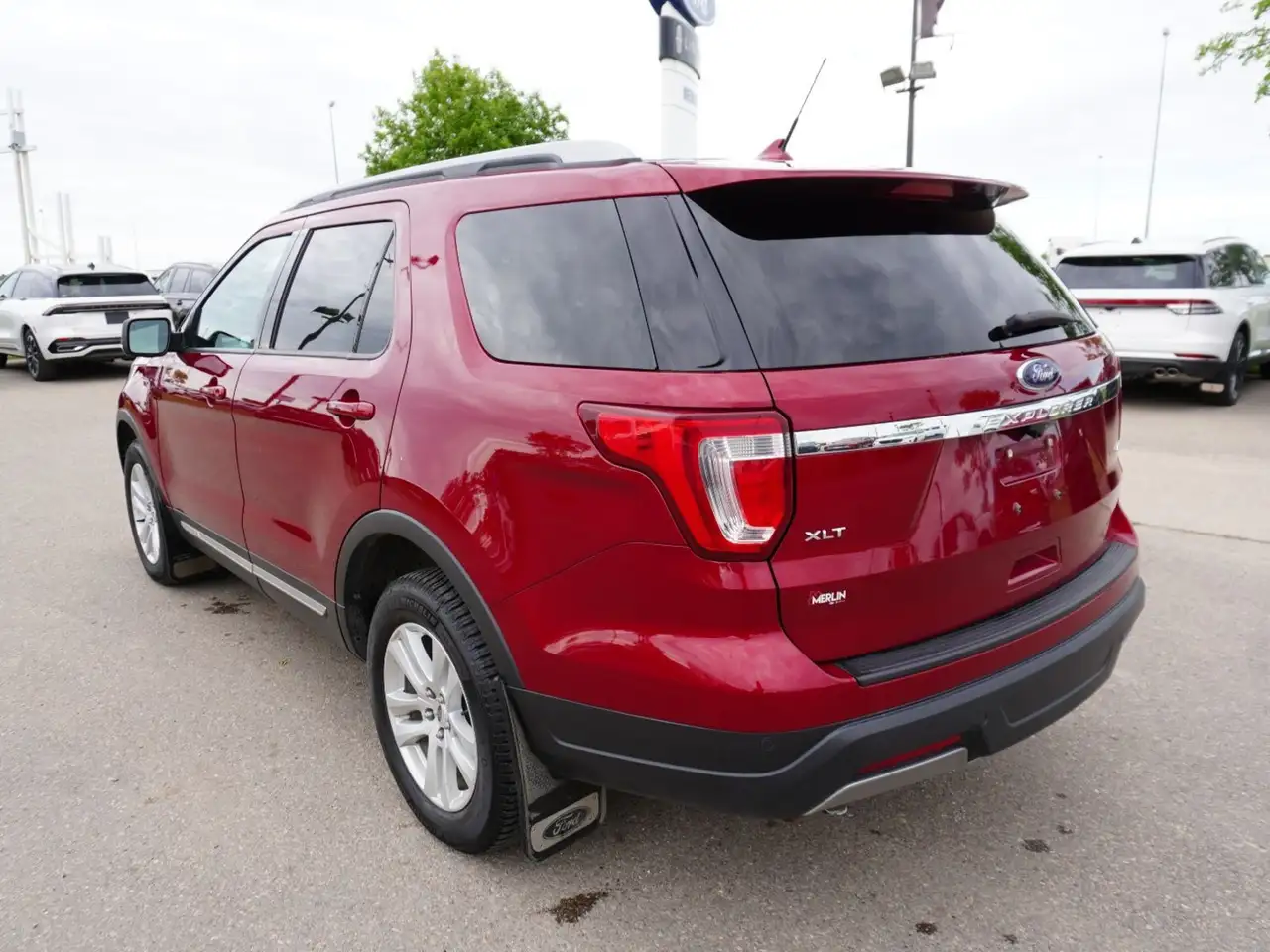 Ford Explorer снимка Ford Explorer