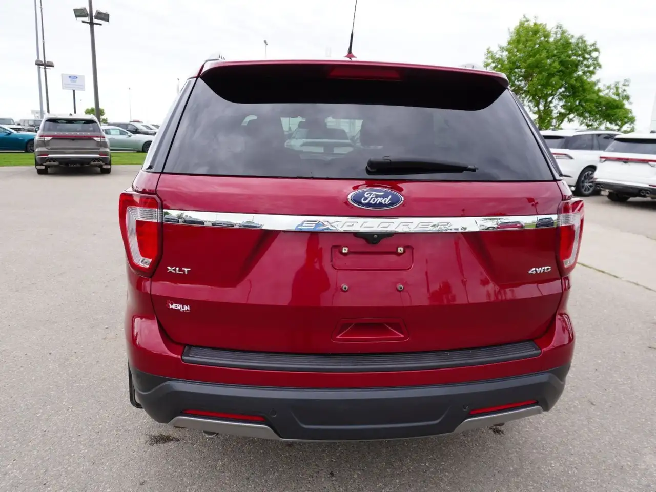 Ford Explorer снимка Ford Explorer