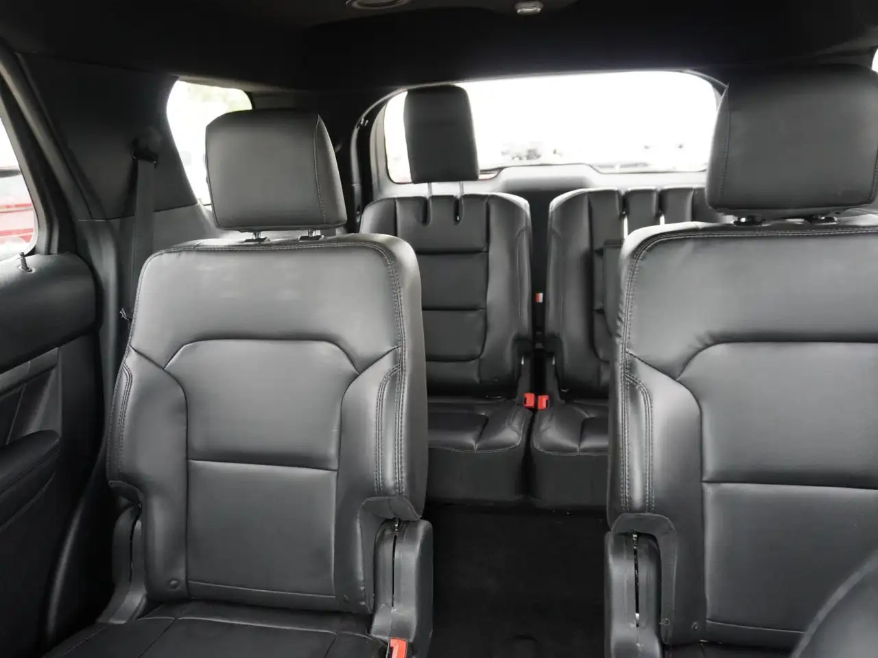 Ford Explorer снимка Ford Explorer
