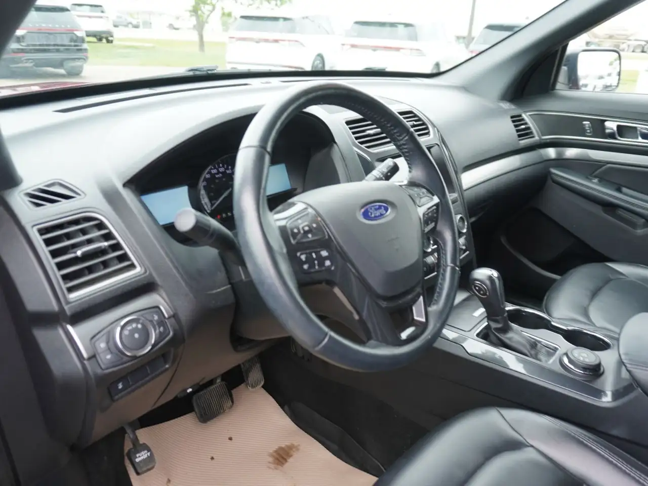 Ford Explorer снимка Ford Explorer