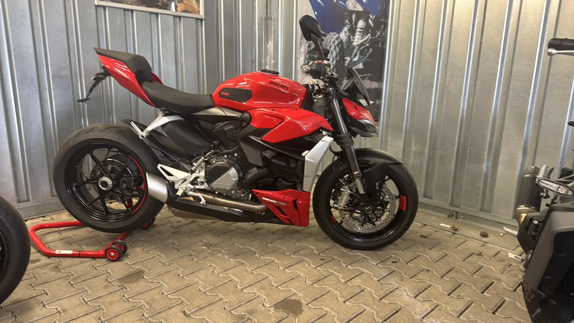 Ducati Streetfighter V2 mit nur 1300KM. NT Umbau und weitere Extras Rojo - 2