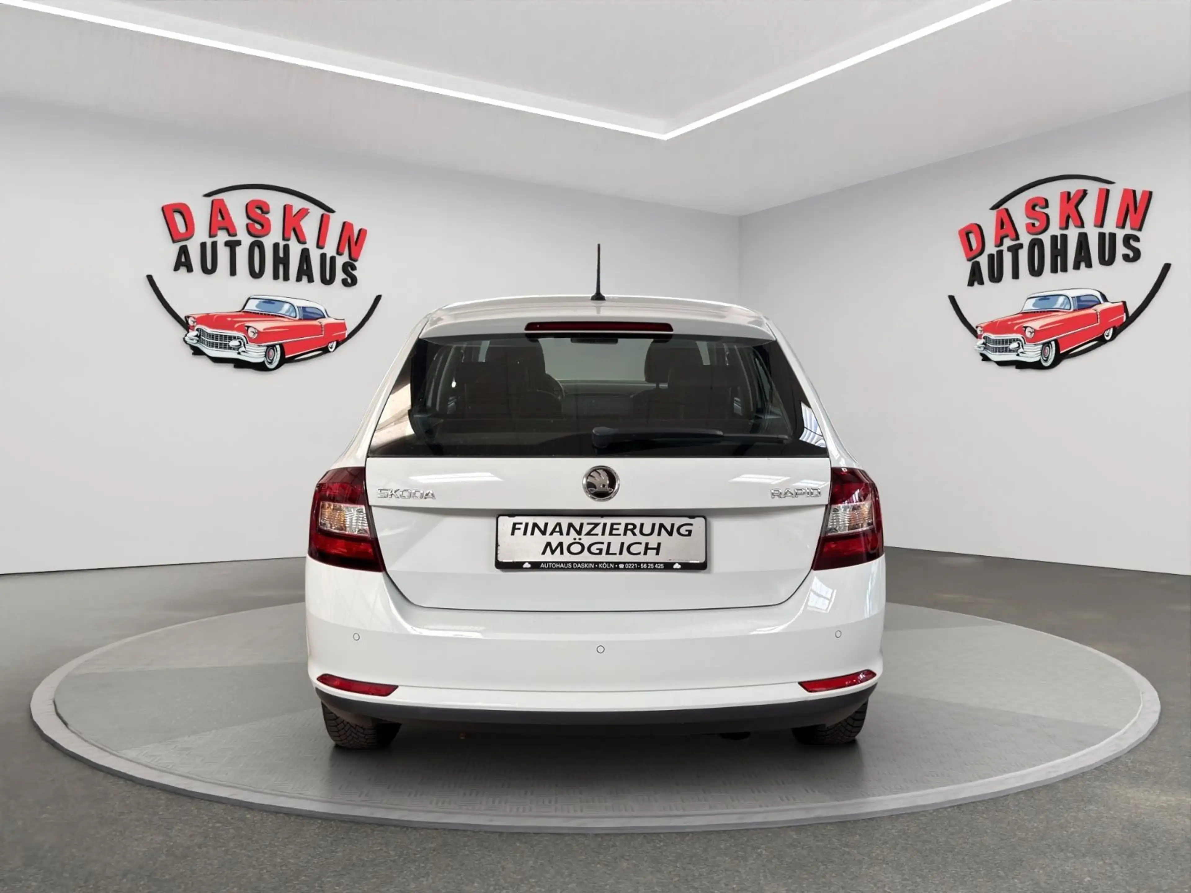 Skoda Rapid/Spaceback Spaceback SCHECKHEFT/SITZHZG/KLIMA/TÜV NEU — photo 6