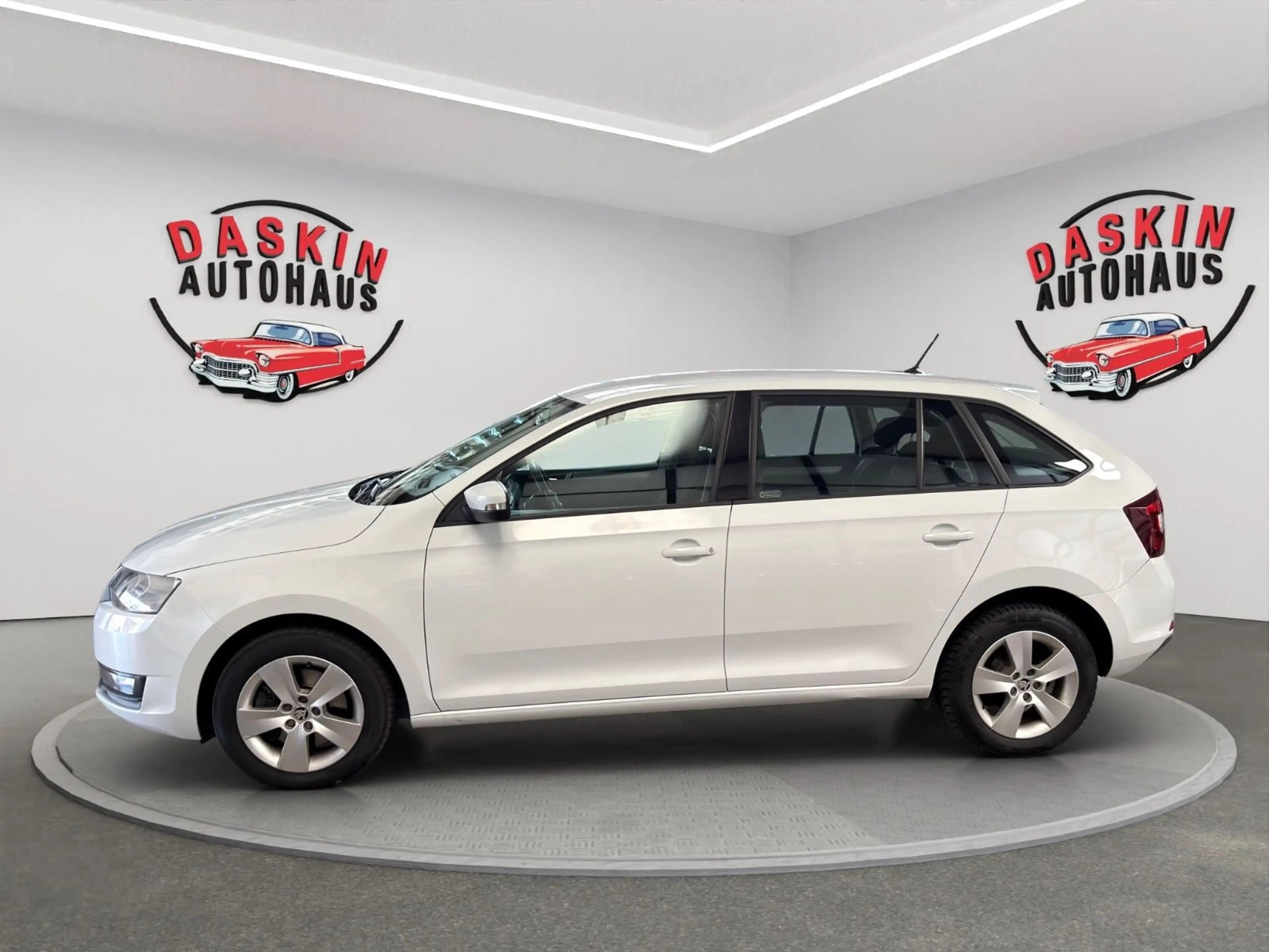 Skoda Rapid/Spaceback Spaceback SCHECKHEFT/SITZHZG/KLIMA/TÜV NEU — photo 4