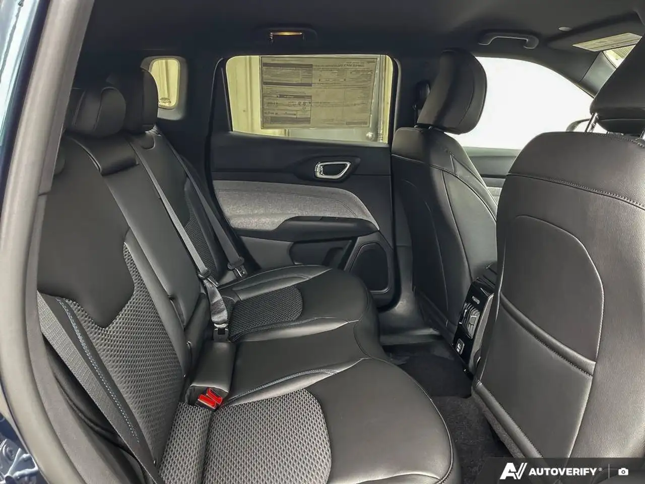 Jeep Compass photo Jeep Compass