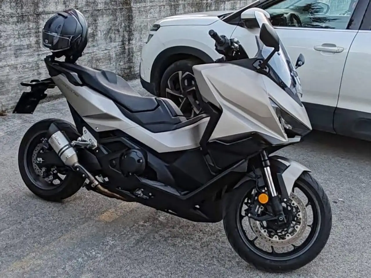Honda Forza 750