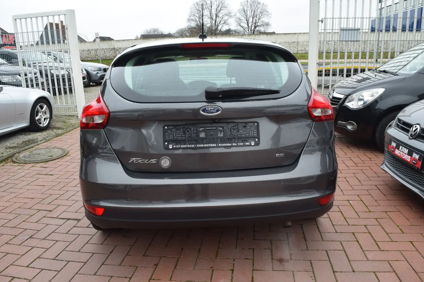 Ford Focus GETRIEBEPROBLEME, KLIMA, RÜCKFAHRKAMERA Grau - 2