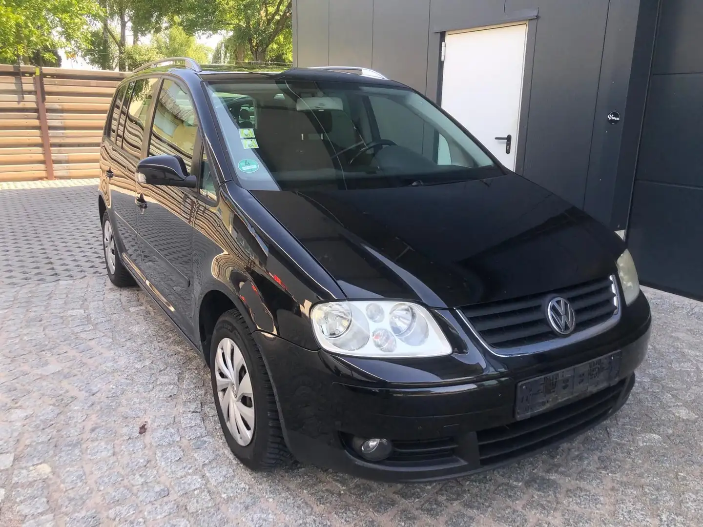 Volkswagen Touran Highline 7Sitzer AHK Zwart - 1