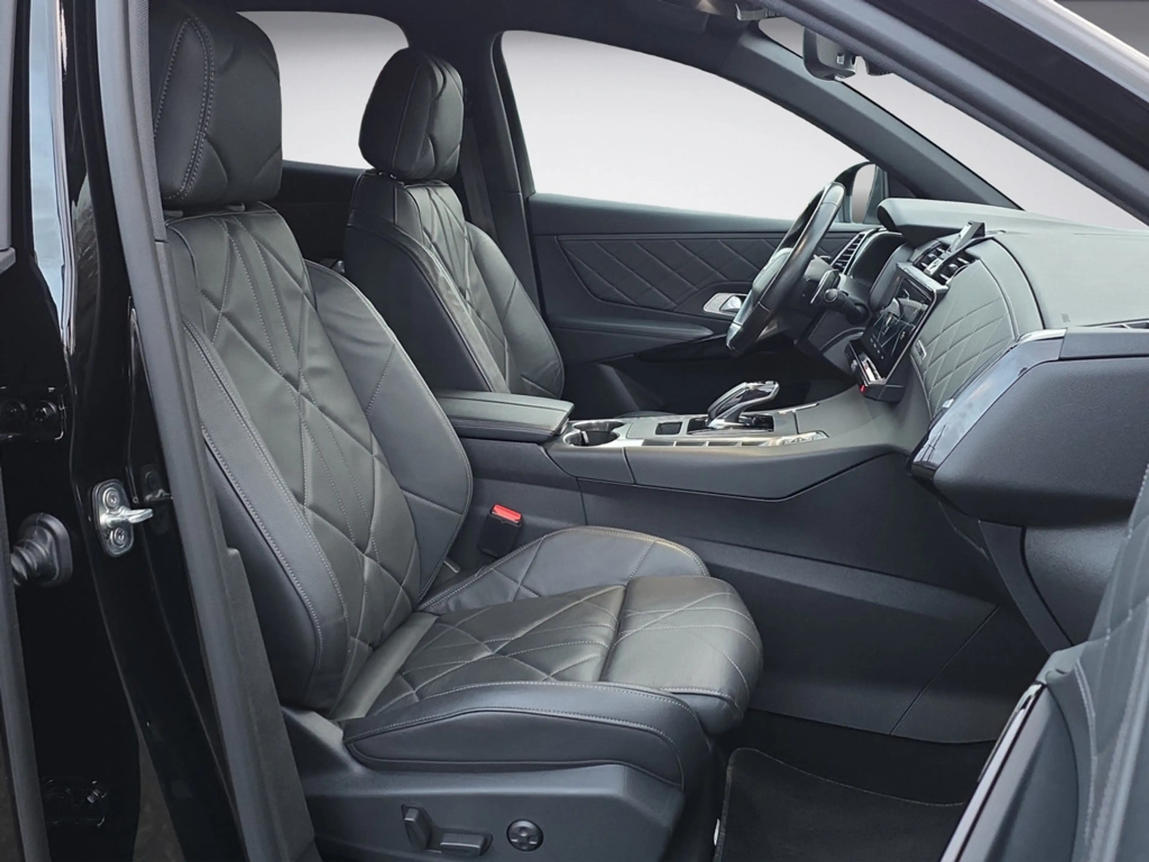 DS Automobiles DS 7 1.6 E-Tense 225 Grand Chic — photo 13