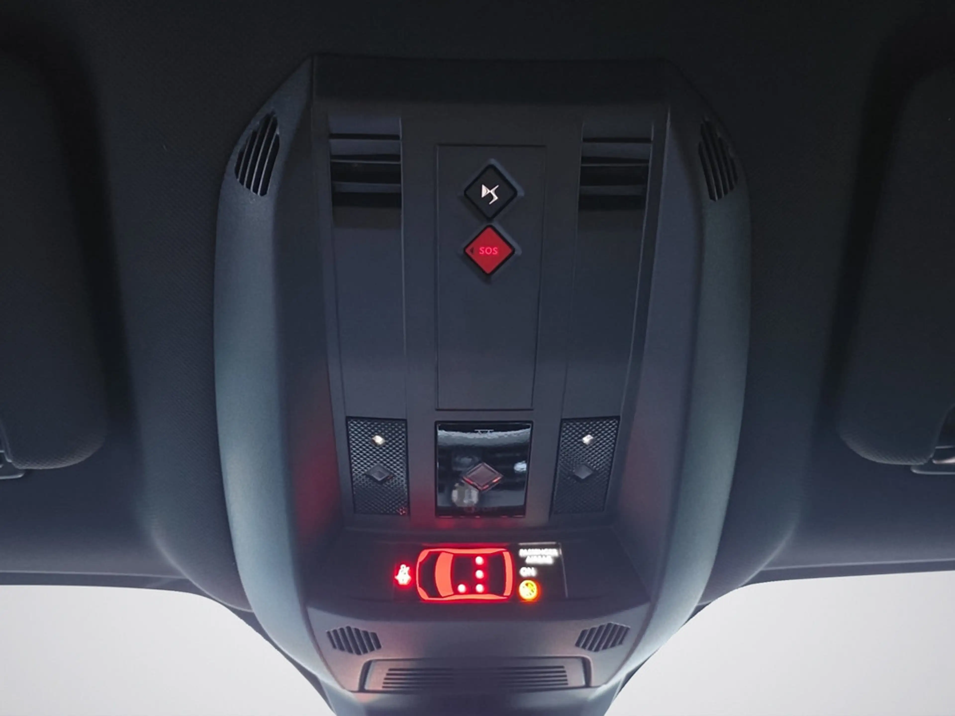 DS Automobiles DS 7 1.6 E-Tense 225 Grand Chic — photo 15