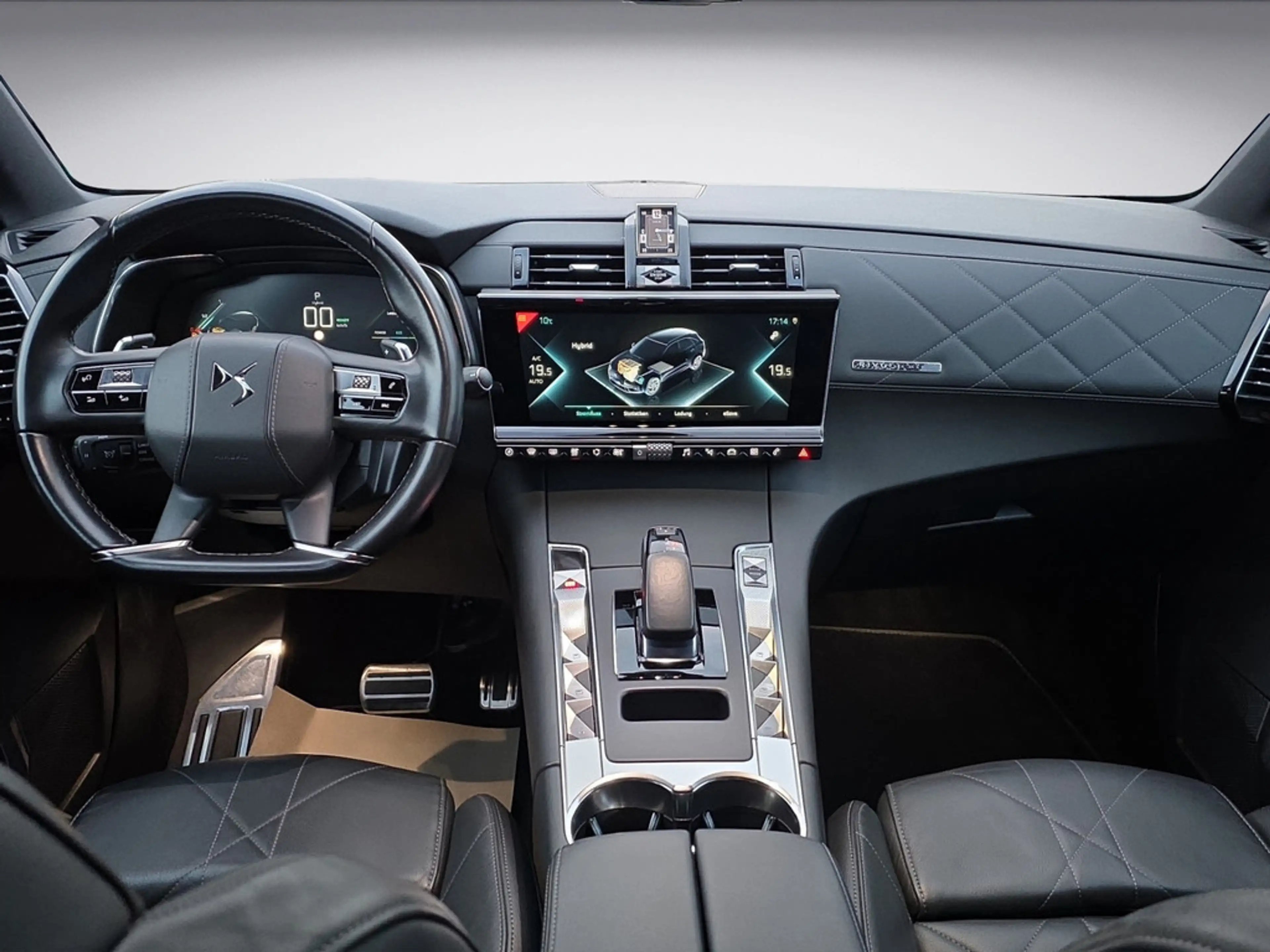 DS Automobiles DS 7 1.6 E-Tense 225 Grand Chic — photo 11
