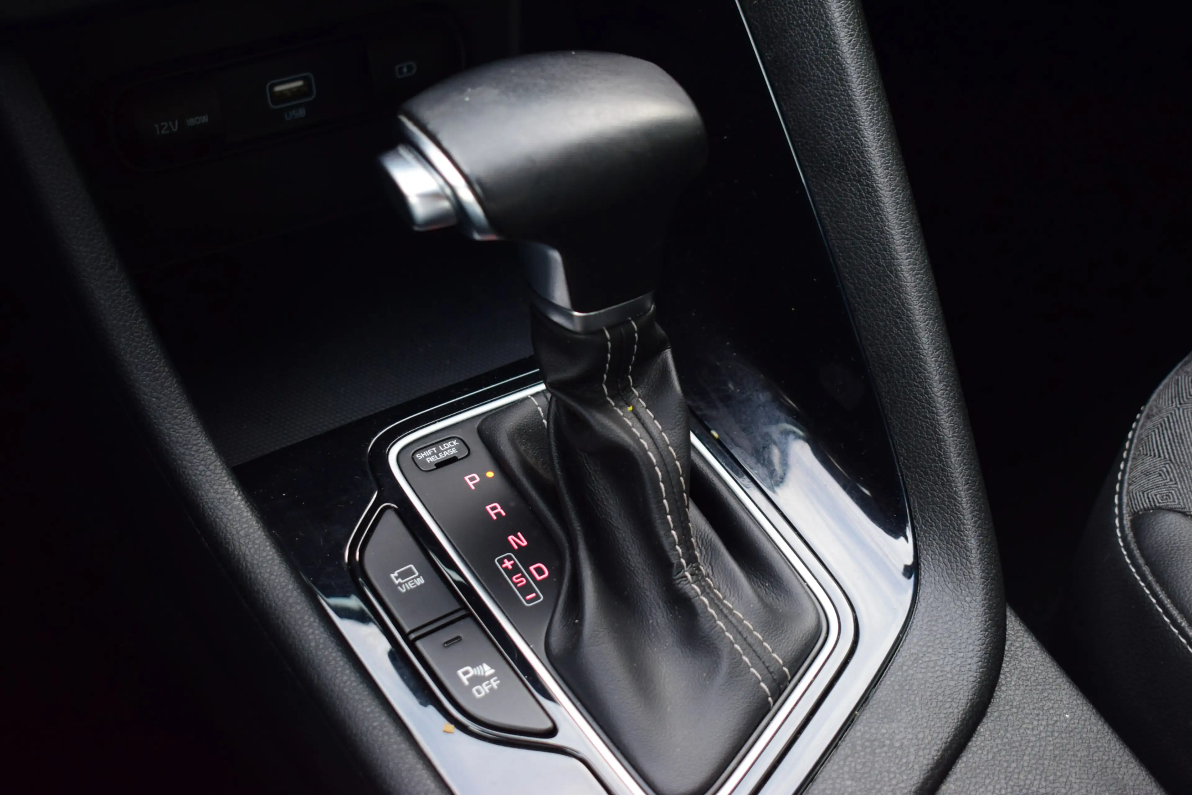 Kia Niro 1.6 GDi Hybrid DynamicLine | Navi | PDC | LED | Ad — photo 4