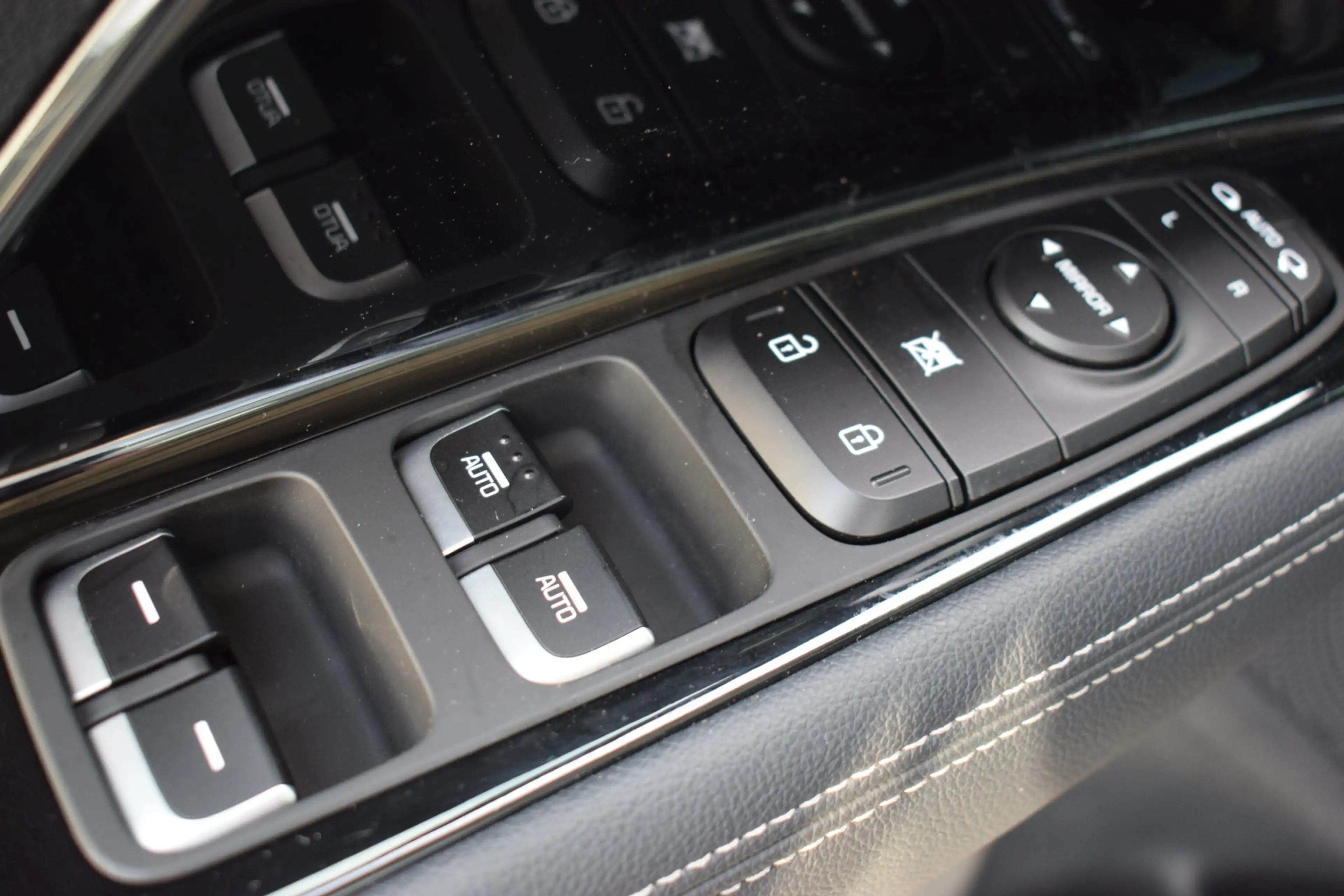 Kia Niro 1.6 GDi Hybrid DynamicLine | Navi | PDC | LED | Ad — photo 12