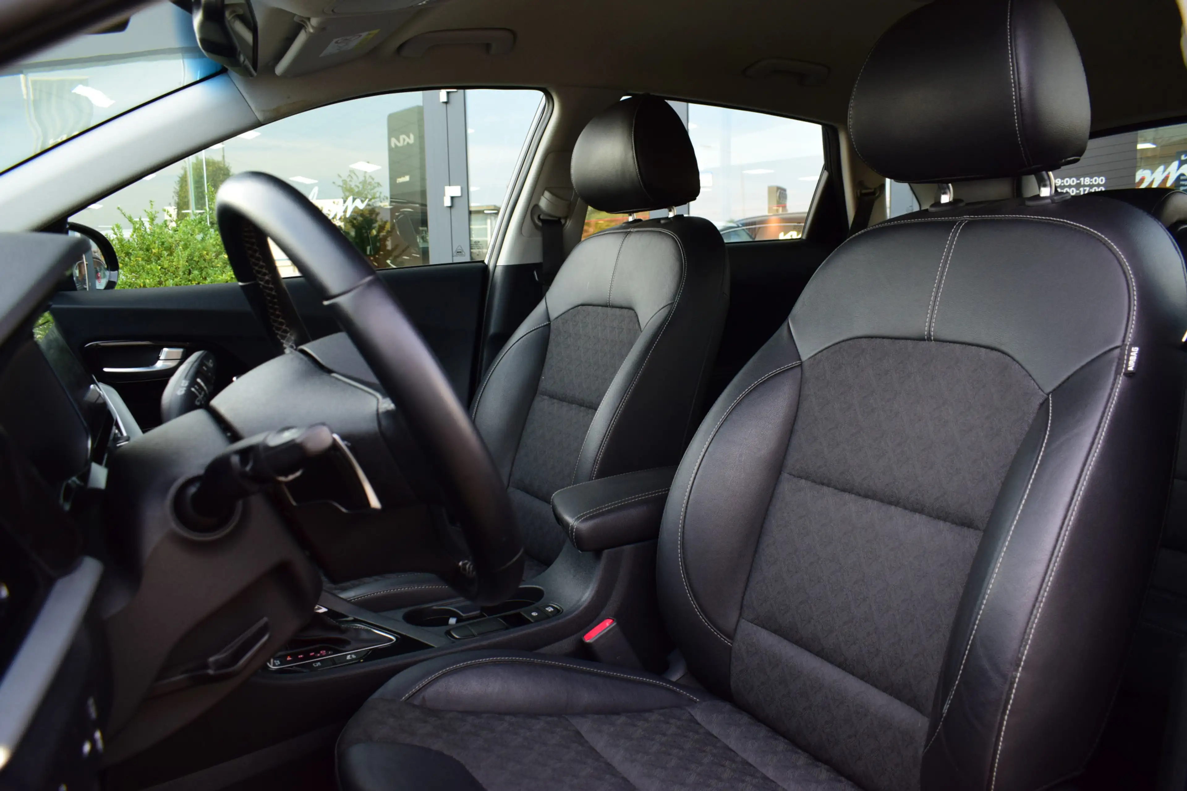 Kia Niro 1.6 GDi Hybrid DynamicLine | Navi | PDC | LED | Ad — photo 7