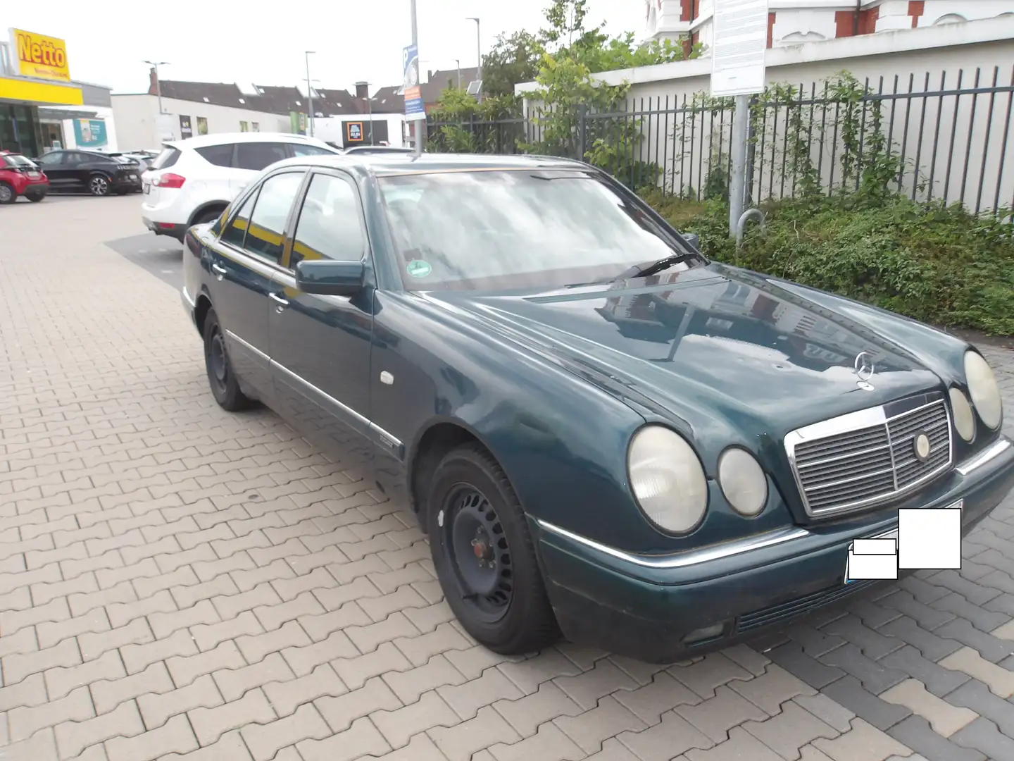 Mercedes-Benz E 230 Elegance org. 64000 km  1-Hand TÜV Neu Groen - 1