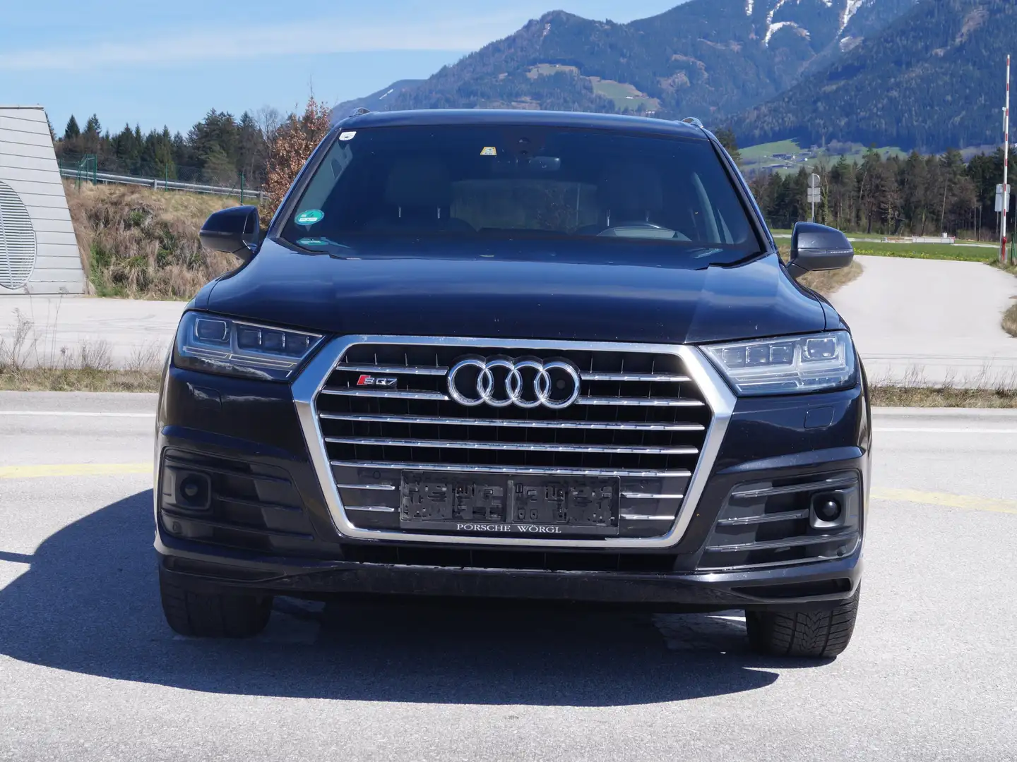 Audi Q7 3,0 TDI quattro Tiptronic / 7 Sitzer / Allrad ... Schwarz - 2