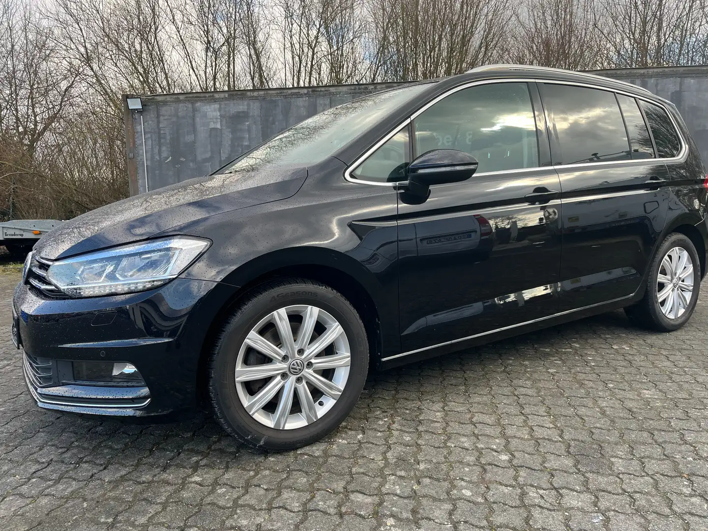 Volkswagen Touran Highline BMT/Start-Stopp Schwarz - 2