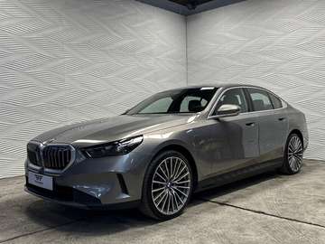 e*PHEV*XDRIVE*41.884 KM*LUXURY*