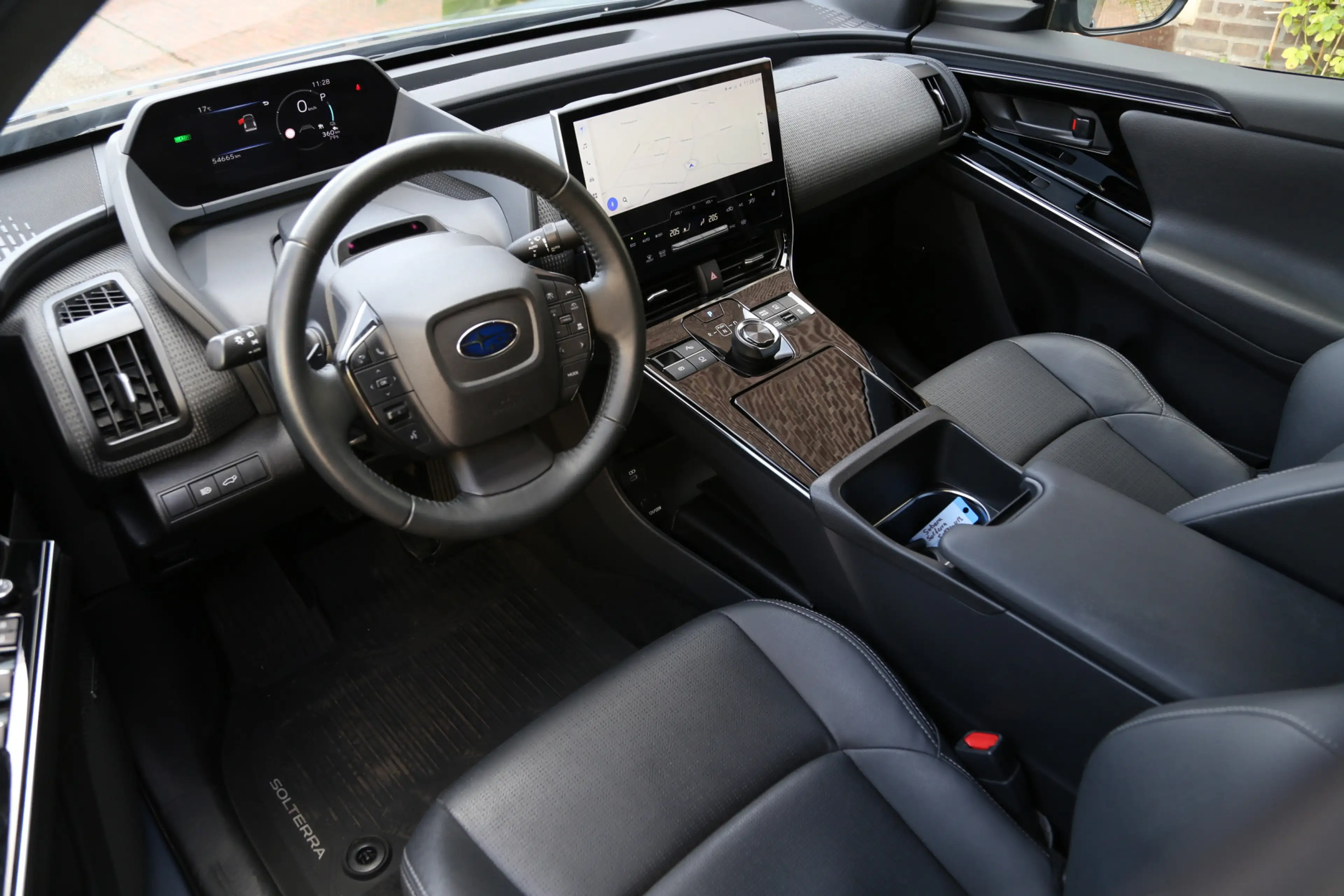 Subaru Solterra Sky Package 71 kWh Panorama Leer ACC 360view Harma — photo 6