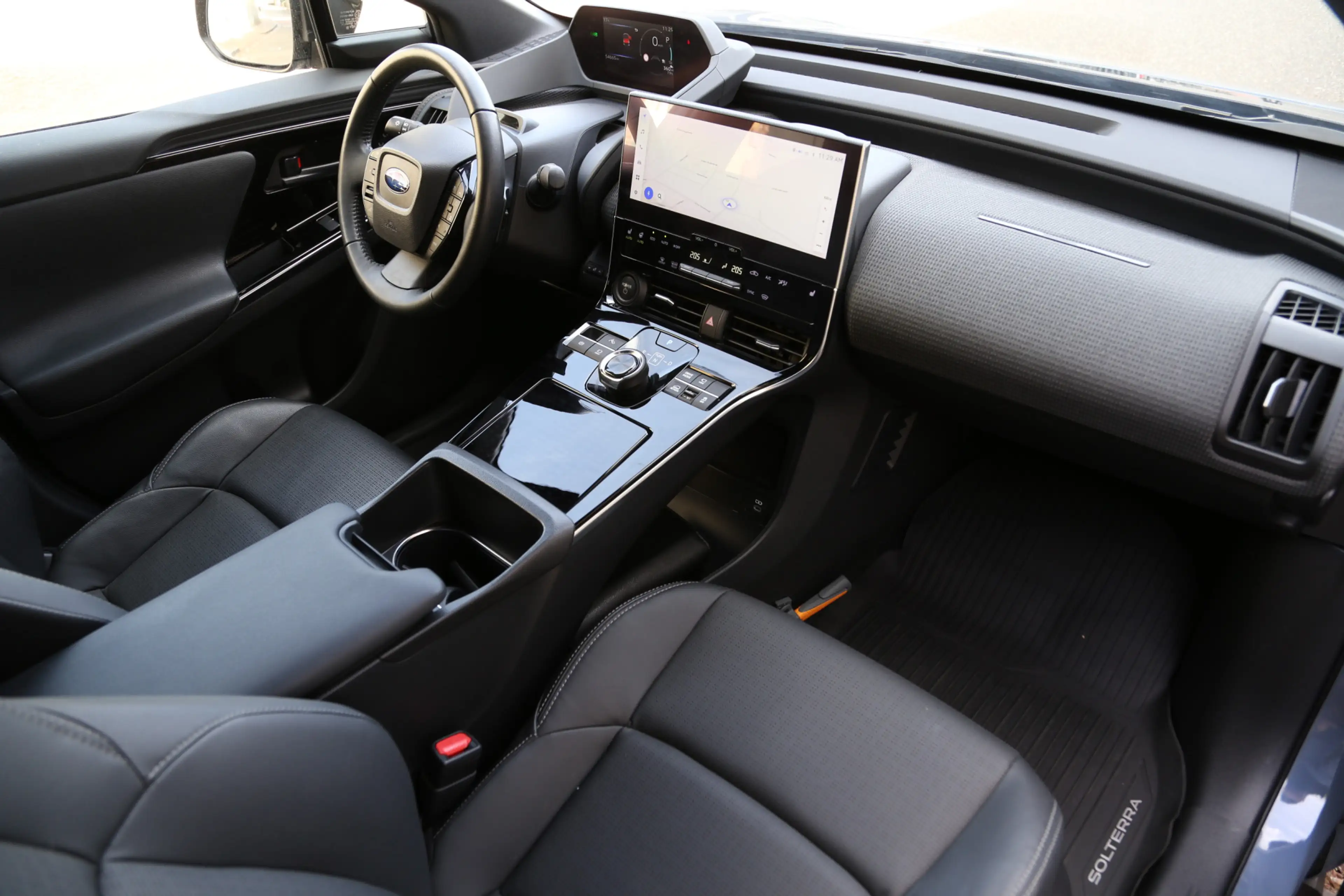 Subaru Solterra Sky Package 71 kWh Panorama Leer ACC 360view Harma — photo 4
